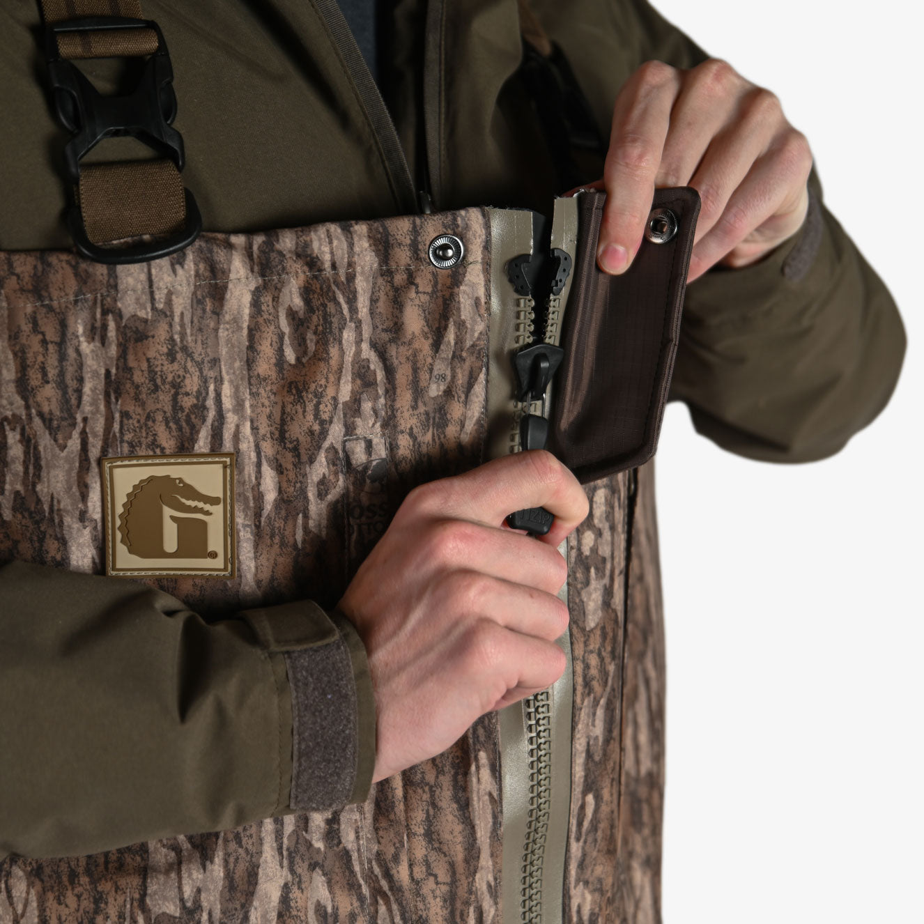 Omega Uninsulated Zip Wader | Mens - Mossy Oak Bottomland by Gator Waders